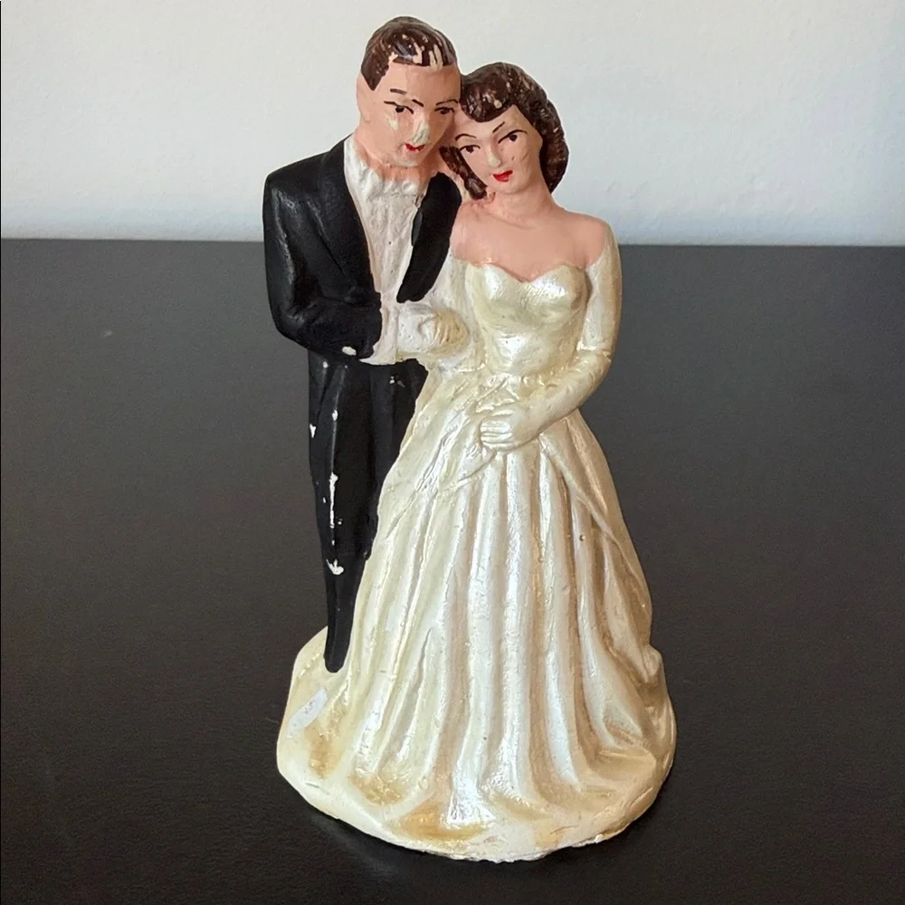 Vintage Classic Bride and Groom Cake Topper in Cream and Black